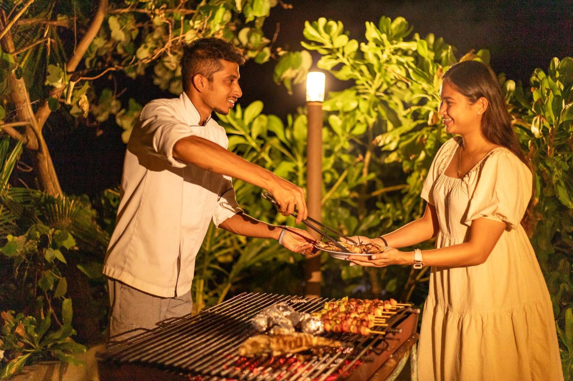 Tropical Tree Hotel Fehendhoo Екстериор снимка