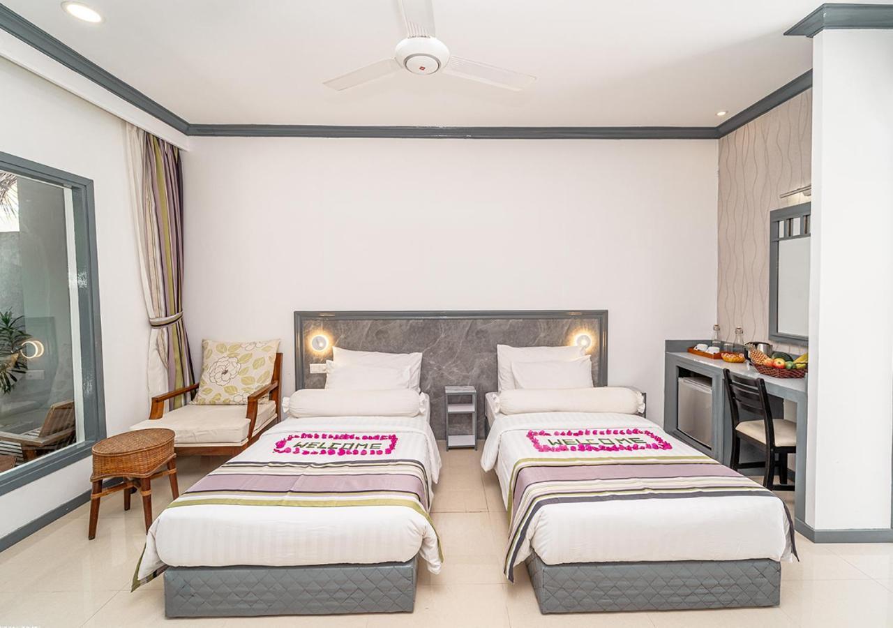 Tropical Tree Hotel Fehendhoo Екстериор снимка